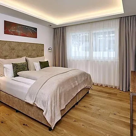 מלון A-vita Viktoria & A-vita Living Luxury 4*