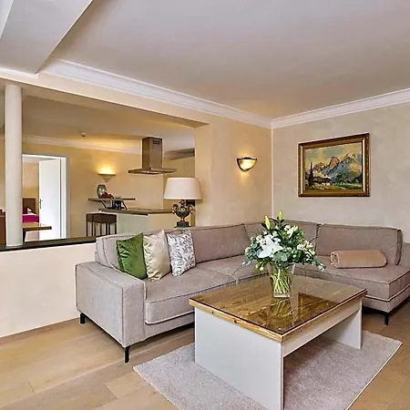 מלון A-vita Viktoria & A-vita Living Luxury