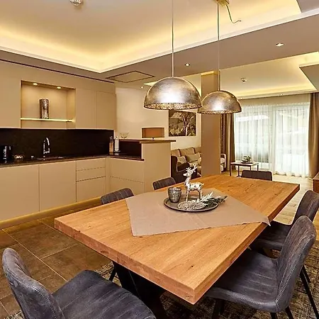 A-vita Viktoria & A-vita Living Luxury Hotel 4*