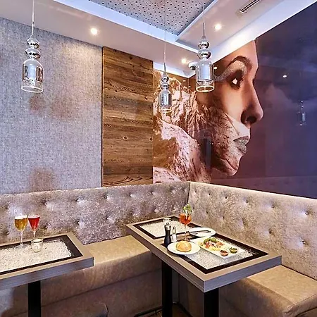 מלון A-vita Viktoria & A-vita Living Luxury 4*